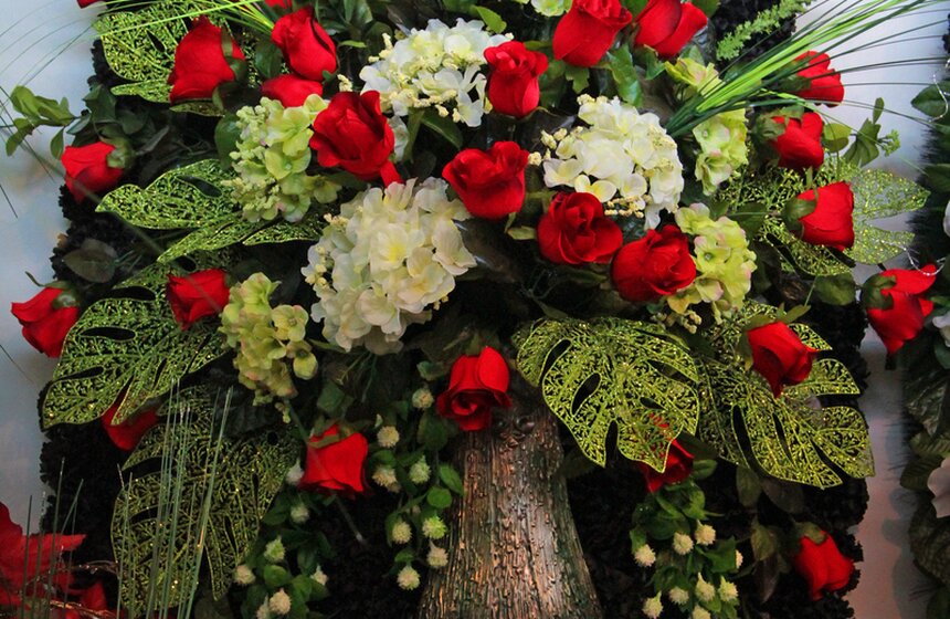 На ВВЦ открылась выставка ритуальных услуг "Некрополь 2013" 10 фото