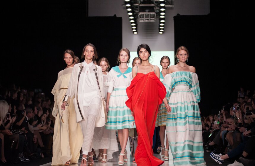 На Fashion Week показали коллекции Laroom и Маруси Зайцевой 10 фото