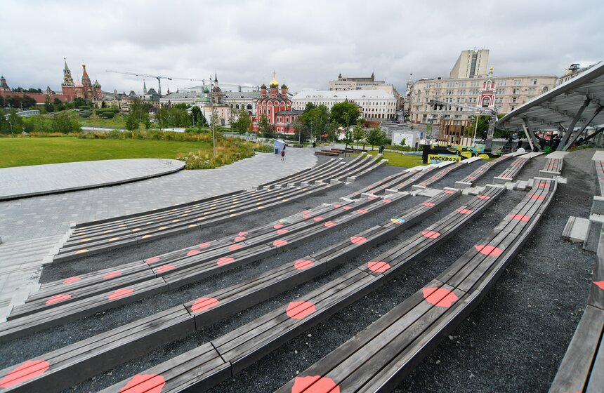 Летняя студия телеканала Москва 24 открылась в парке "Зарядье" 11 фото