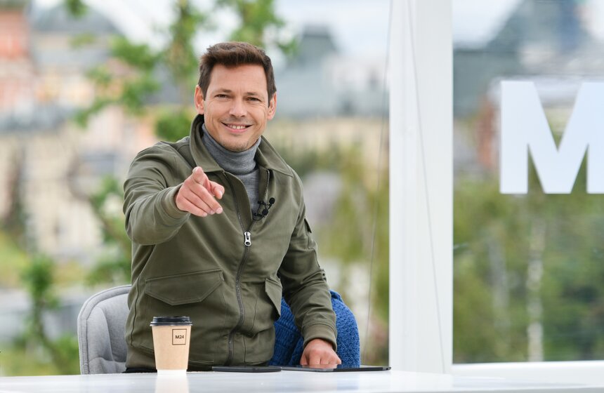 Летняя студия телеканала Москва 24 открылась в парке "Зарядье" 13 фото