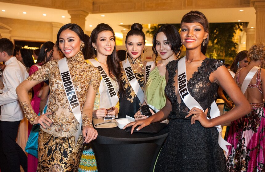 В Москве прошел благотворительный аукцион "Мисс Вселенная-2013" 30 фото