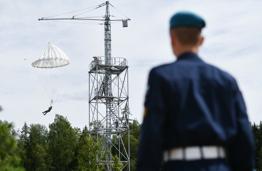 В парке "Патриот" открыли памятник Маргелову и сквер ВДВ "Аллея дяди Васи" 17 фото
