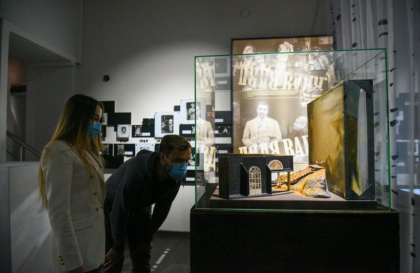 Бахрушинский музей открыл выставку "Власть Сада" к юбилею Чехова 24 фото