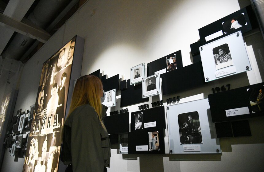 Бахрушинский музей открыл выставку "Власть Сада" к юбилею Чехова 18 фото