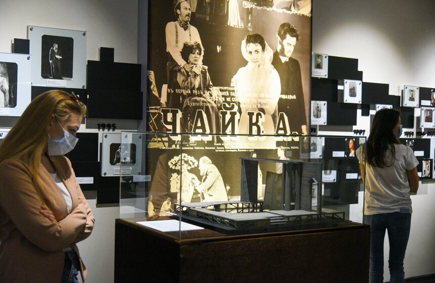 Бахрушинский музей открыл выставку "Власть Сада" к юбилею Чехова 23 фото