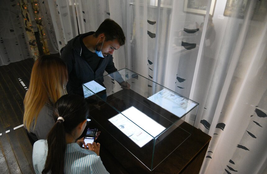 Бахрушинский музей открыл выставку "Власть Сада" к юбилею Чехова 7 фото