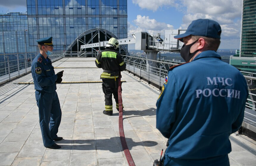 Испытание системы пожаротушения прошло в Москве 13 фото