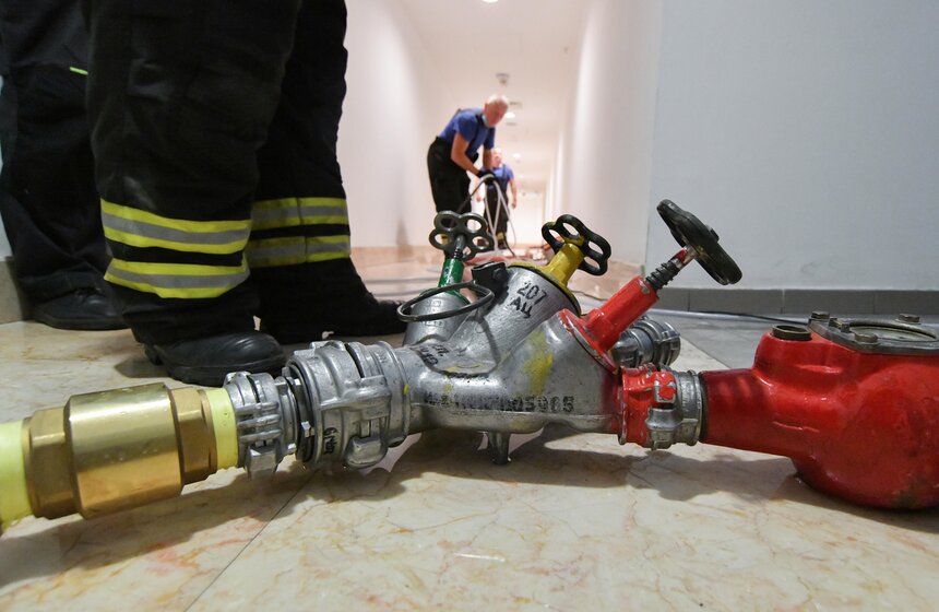 Испытание системы пожаротушения прошло в Москве 9 фото