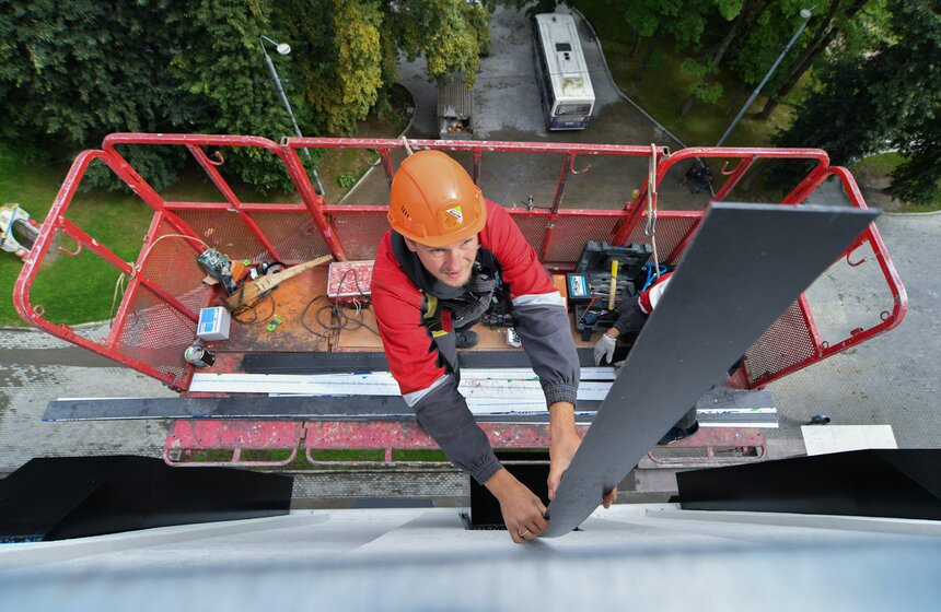 Фасад здания школы на Большой Академической украсит пианино ко Дню знаний 12 фото