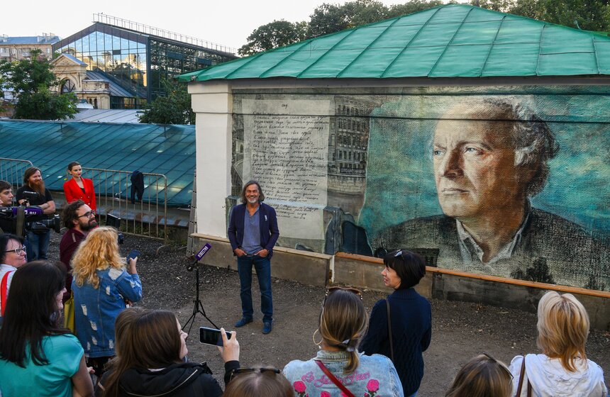 Фреска с портретом Бродского появилась в "Аптекарском огороде" 21 фото