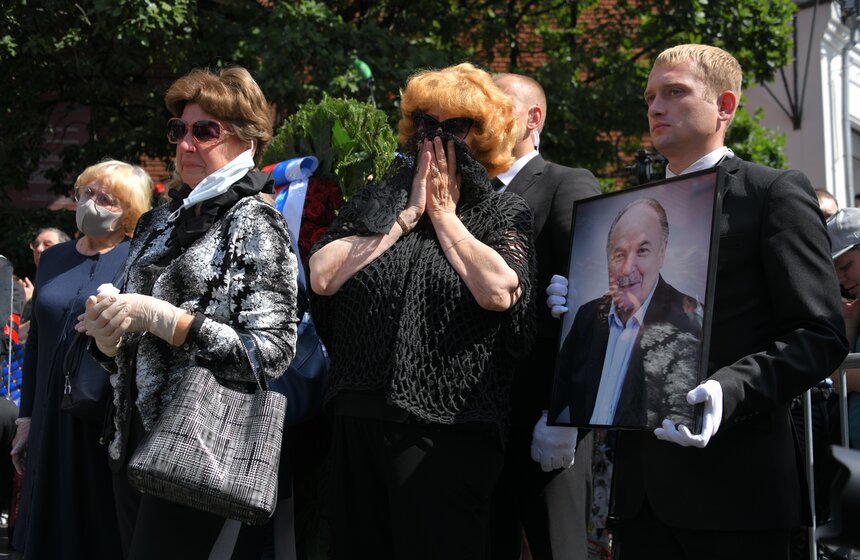 Церемония прощания с актером Николаем Губенко прошла в Москве 29 фото