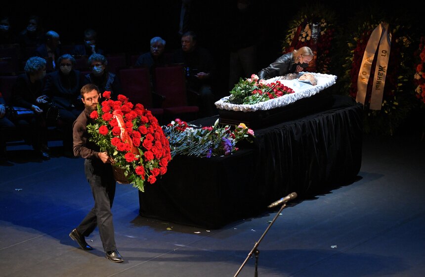 Церемония прощания с актером Николаем Губенко прошла в Москве 8 фото