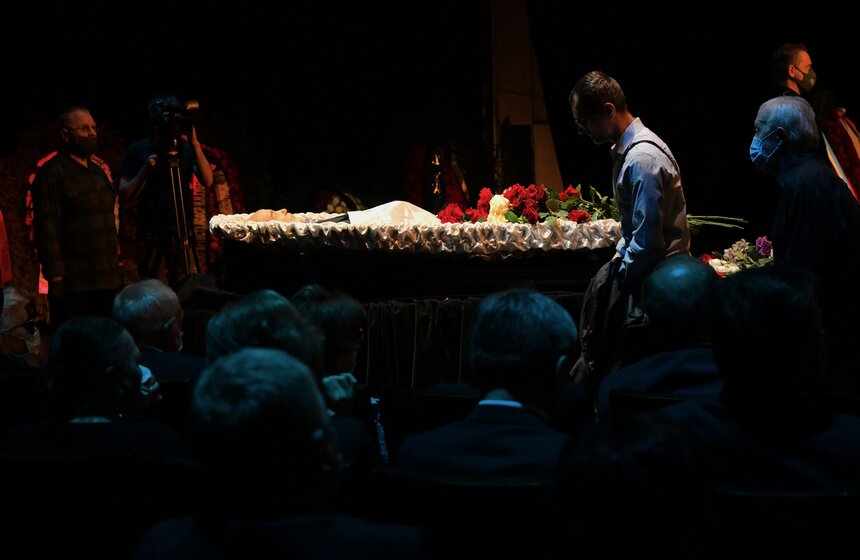 Церемония прощания с актером Николаем Губенко прошла в Москве 20 фото