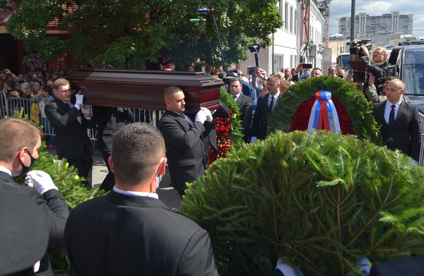 Церемония прощания с актером Николаем Губенко прошла в Москве 26 фото