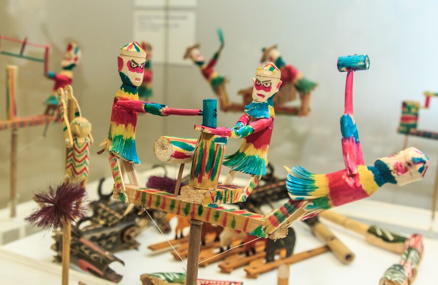 Уникальные китайские игрушки привезли в "Новый Манеж" 8 фото