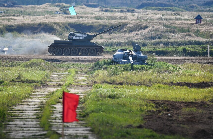 "Танковый биатлон" проходит на полигоне Алабино 9 фото
