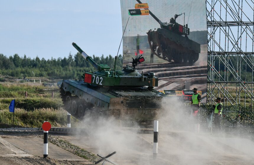 "Танковый биатлон" проходит на полигоне Алабино 19 фото