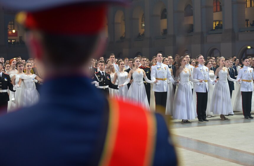 Благотворительный кадетский бал прошел в Москве 6 фото