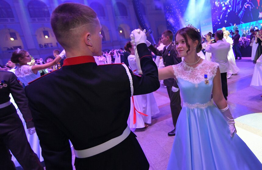 Благотворительный кадетский бал прошел в Москве 18 фото