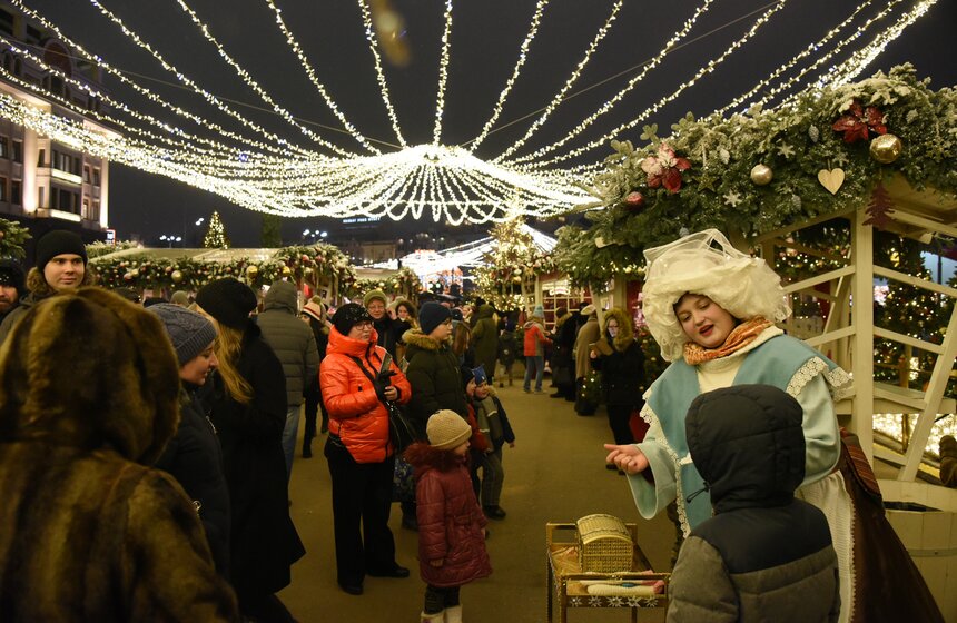 В Москве стартовал зимний фестиваль "Путешествие в Рождество" 29 фото