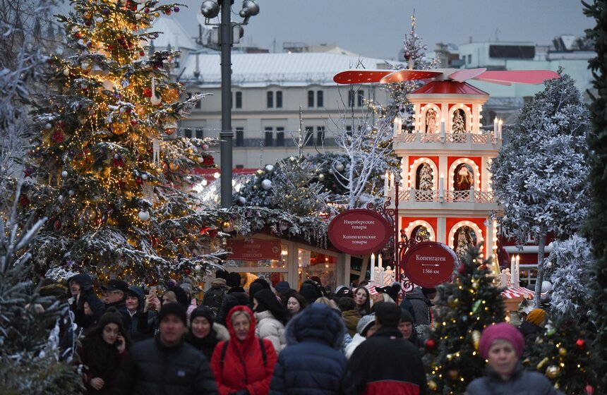 В Москве стартовал зимний фестиваль "Путешествие в Рождество" 13 фото