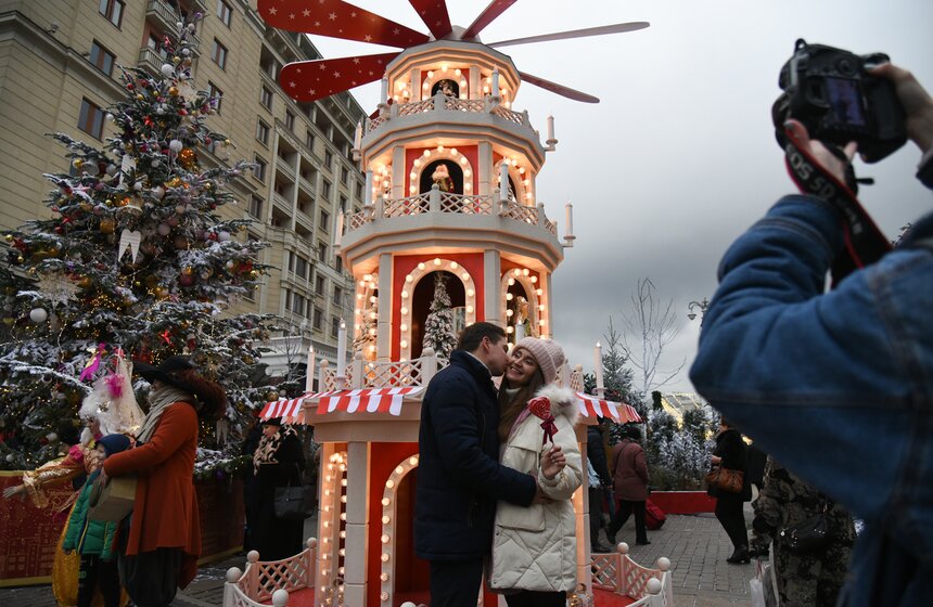 В Москве стартовал зимний фестиваль "Путешествие в Рождество" 6 фото