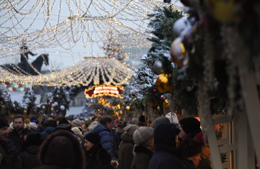В Москве стартовал зимний фестиваль "Путешествие в Рождество" 18 фото