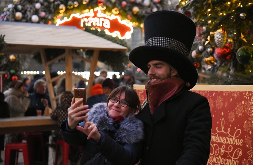 В Москве стартовал зимний фестиваль "Путешествие в Рождество" 22 фото