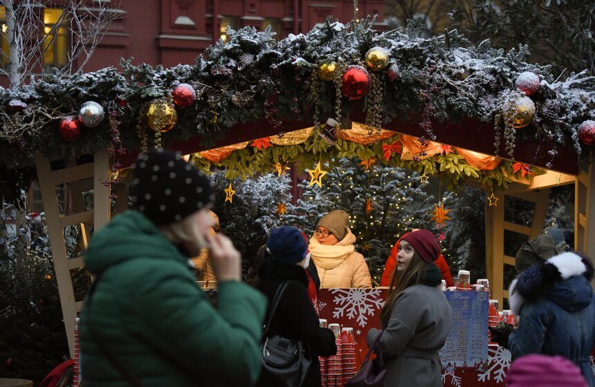 В Москве стартовал зимний фестиваль "Путешествие в Рождество" 15 фото