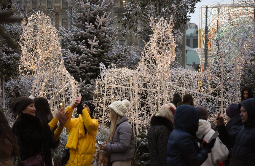В Москве стартовал зимний фестиваль "Путешествие в Рождество" 16 фото