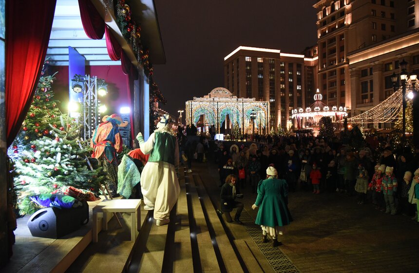 В Москве стартовал зимний фестиваль "Путешествие в Рождество" 26 фото