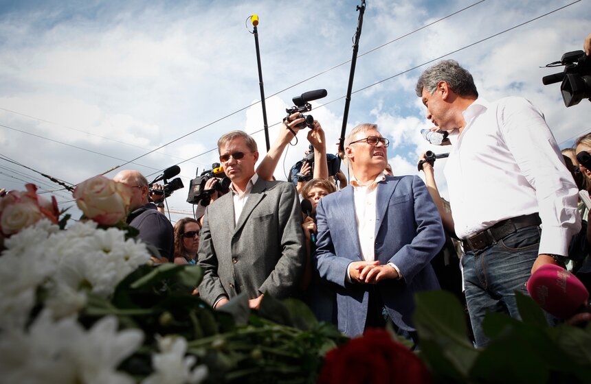 У Белого дома прошел митинг в память об августовском путче 7 фото