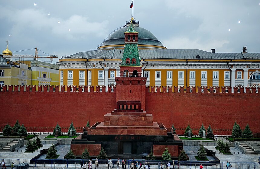 Вид на мавзолей В.И.Ленина на Красной площади, 2013 год