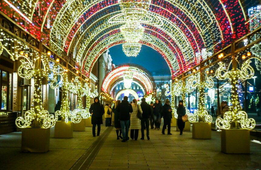 Новогоднее настроение на улицах столицы 28 фото