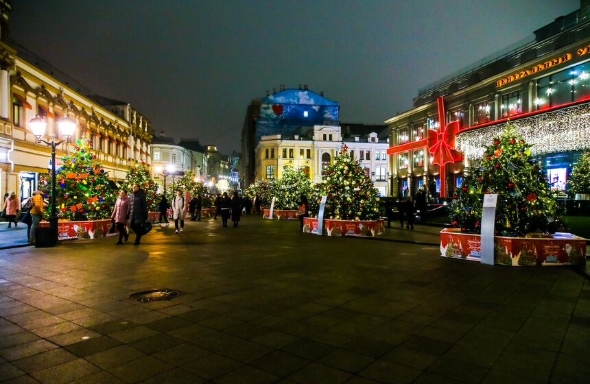 Новогоднее настроение на улицах столицы 9 фото