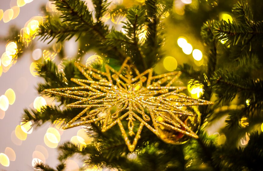 Новогоднее настроение на улицах столицы 12 фото