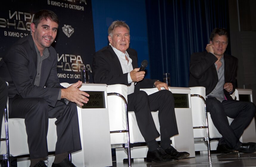 Харрисон Форд представил в Москве фильм "Игра Эндера" 8 фото