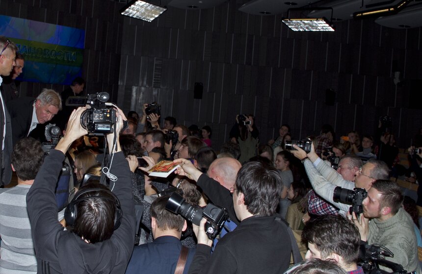 Харрисон Форд представил в Москве фильм "Игра Эндера" 13 фото