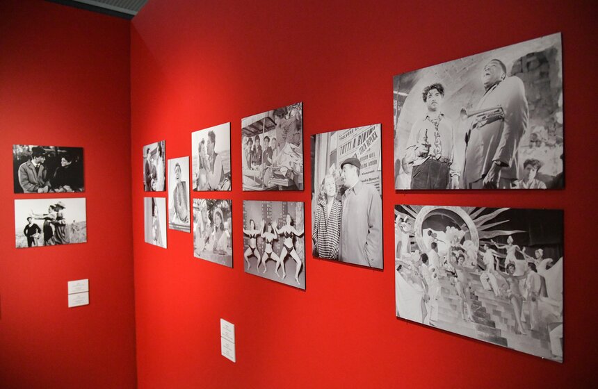 В Музее кино на ВДНХ открылась выставка "Федерико Феллини: 100" 10 фото