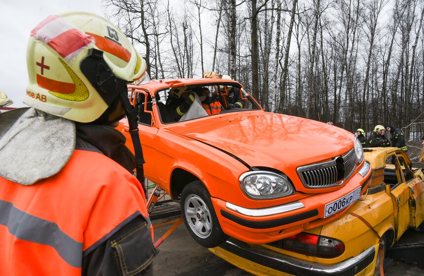 В Апаринках прошел отборочный этап соревнований по ликвидации последствий ДТП 17 фото