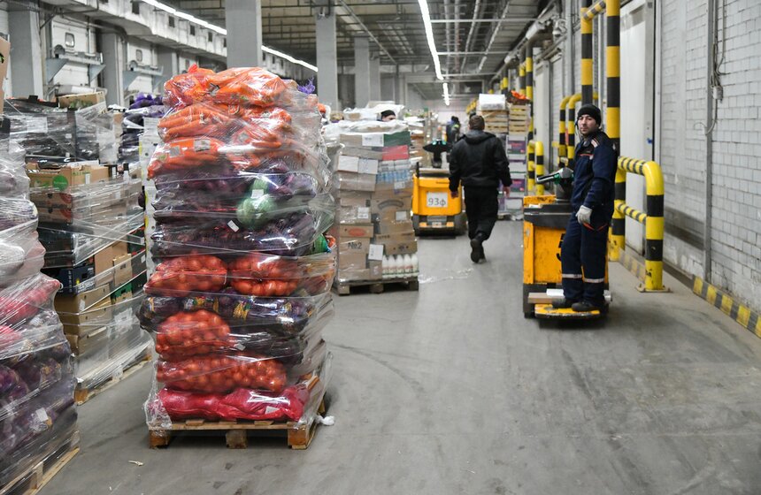 Работа распределительного центра торговой продуктовой сети 19 фото