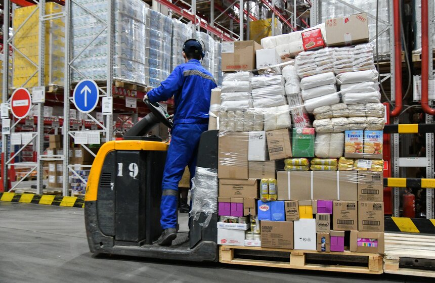 Работа распределительного центра торговой продуктовой сети 10 фото