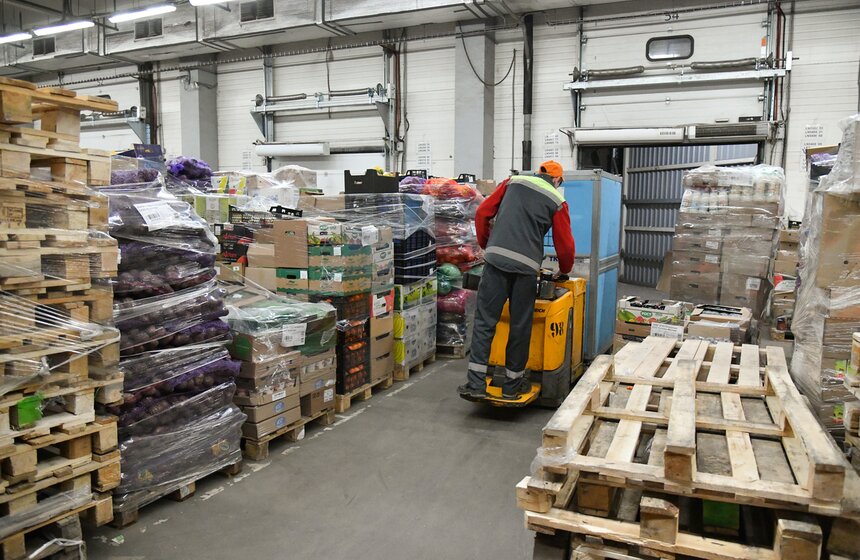 Работа распределительного центра торговой продуктовой сети 20 фото
