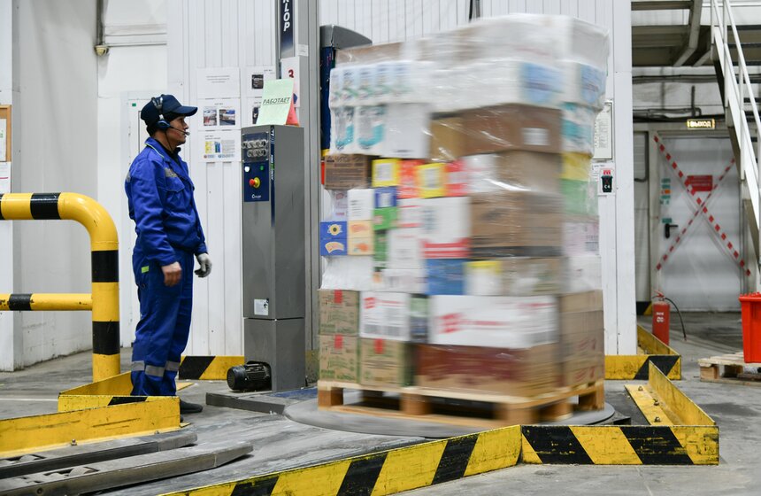 Работа распределительного центра торговой продуктовой сети 16 фото