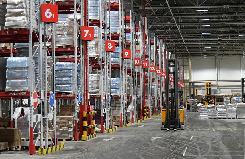 Работа распределительного центра торговой продуктовой сети 1 фото