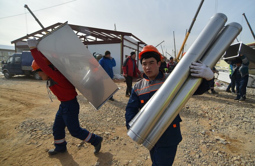 В ТиНАО идет круглосуточное строительство нового инфекционного центра 9 фото