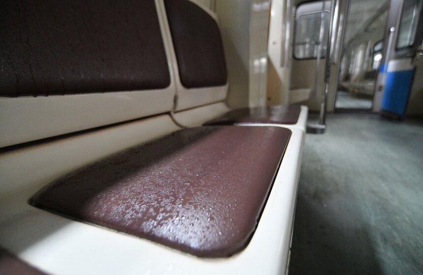 Дезинфекция вагонов московского метро 12 фото