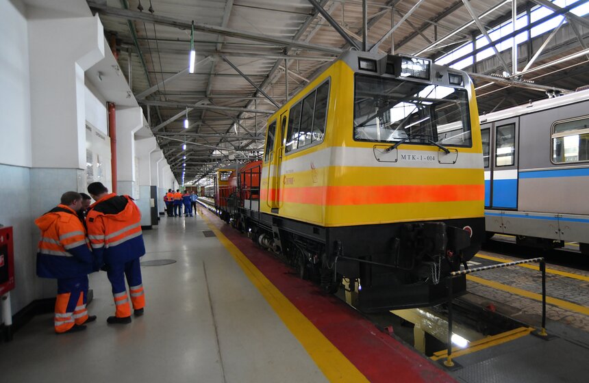 Дезинфекция вагонов московского метро 10 фото