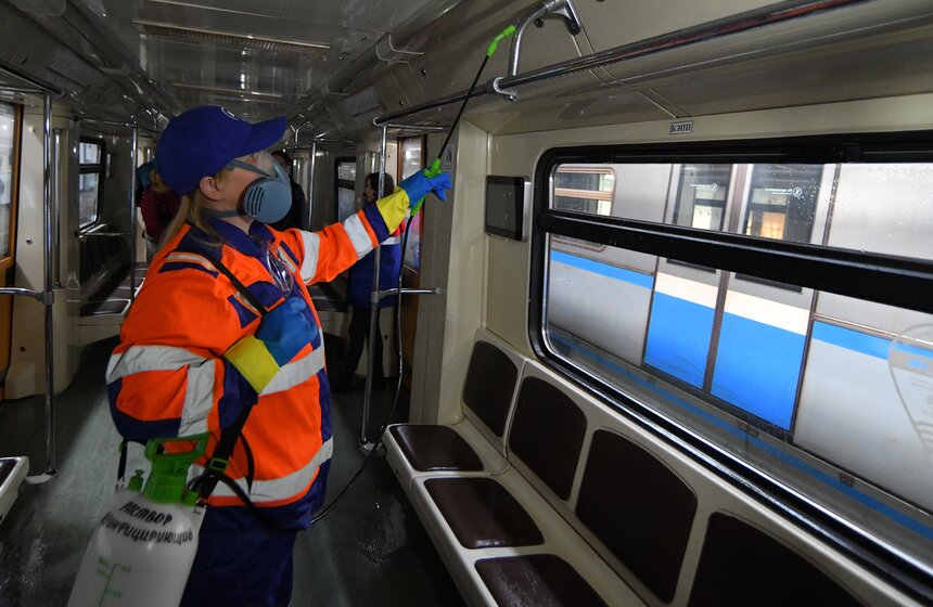 Дезинфекция вагонов московского метро 11 фото