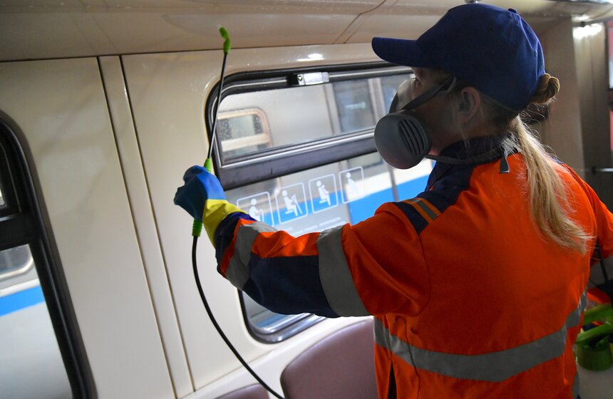 Дезинфекция вагонов московского метро 15 фото